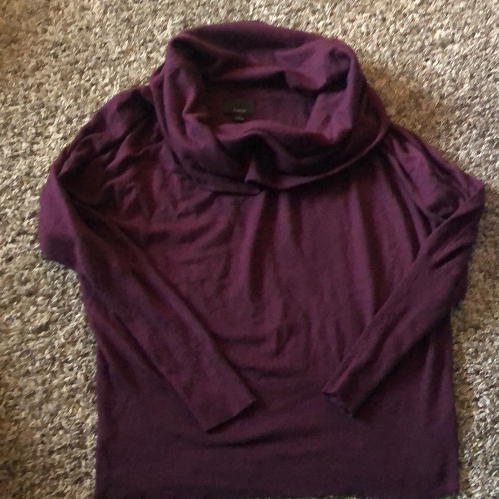 Maroon 3/4 length sleeve sweater